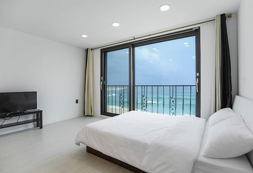 Goseong Badae Banhada Pension