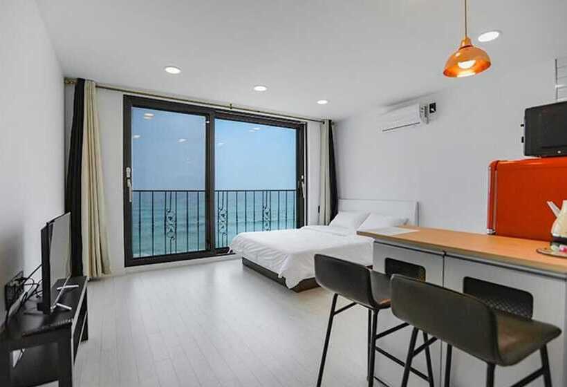 Goseong Badae Banhada Pension