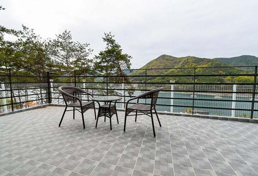 Goseong San Deul Bada Pension