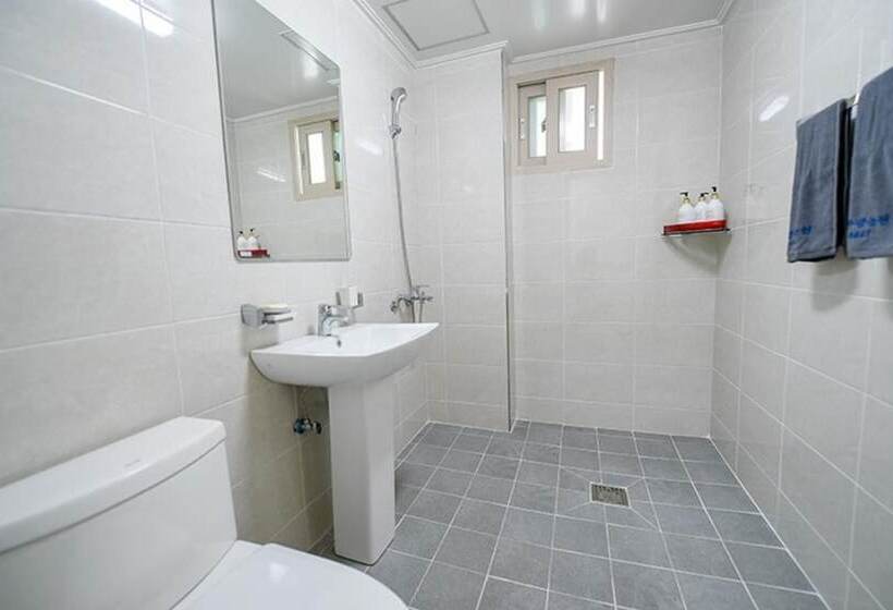 Goseong San Deul Bada Pension