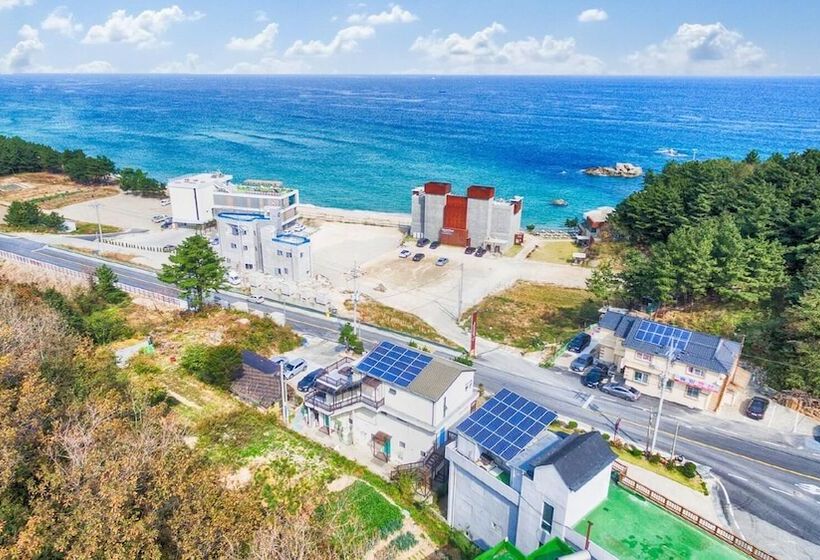 Goseong Sea&star Pension