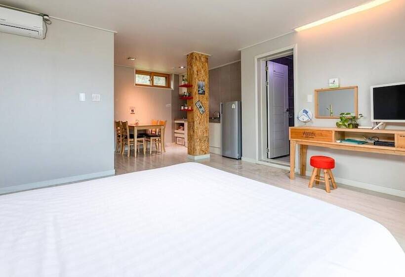 Goseong Sea&star Pension