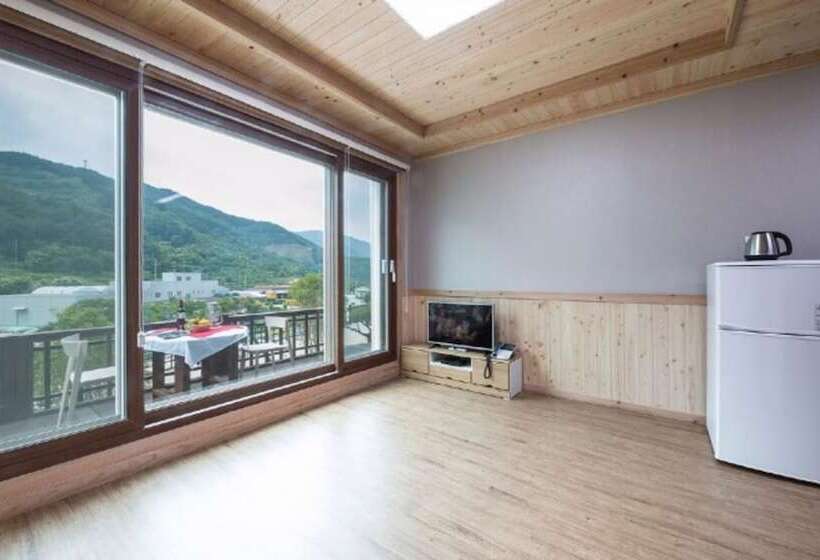 Gwangyang Seomjingang Geumteo Pension