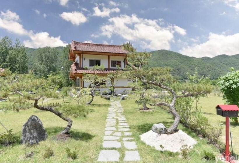 Gyeongju Samnamu Pension