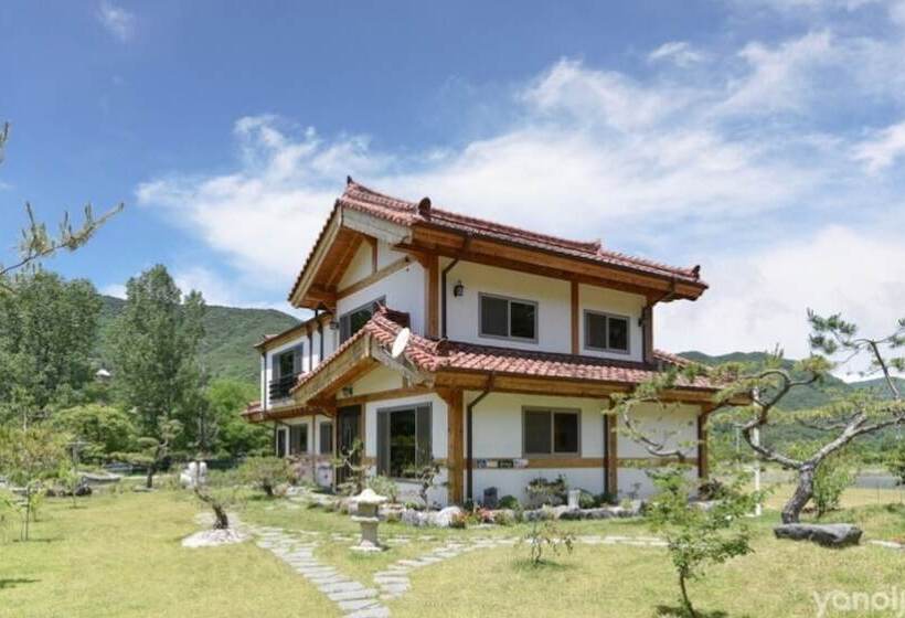 Gyeongju Samnamu Pension