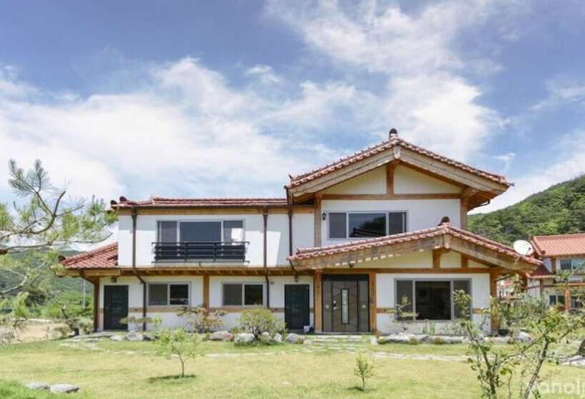 Gyeongju Samnamu Pension