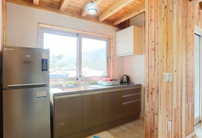 Gyeongju Samnamu Pension