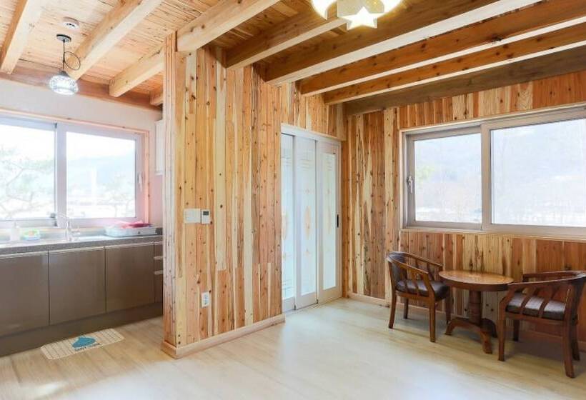 Gyeongju Samnamu Pension