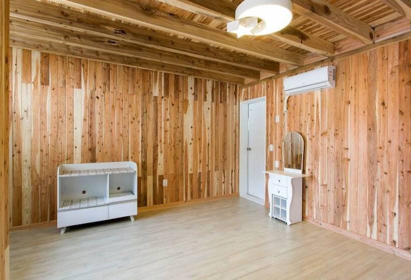 Gyeongju Samnamu Pension