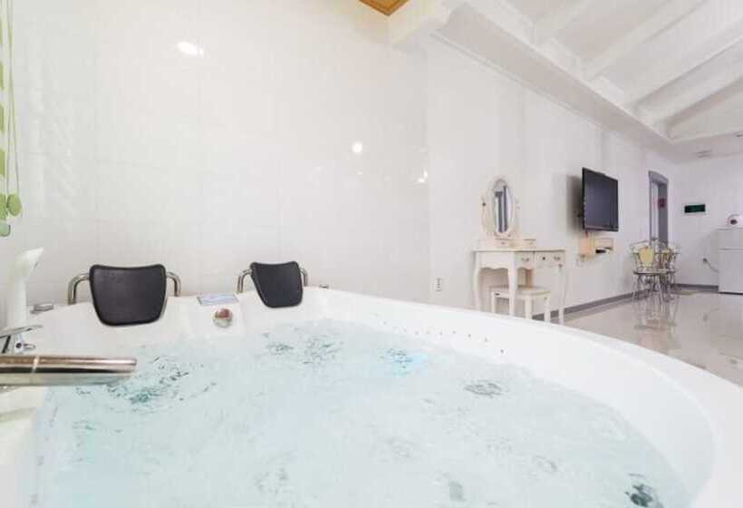 Gyeongju Victoria Diary Pension