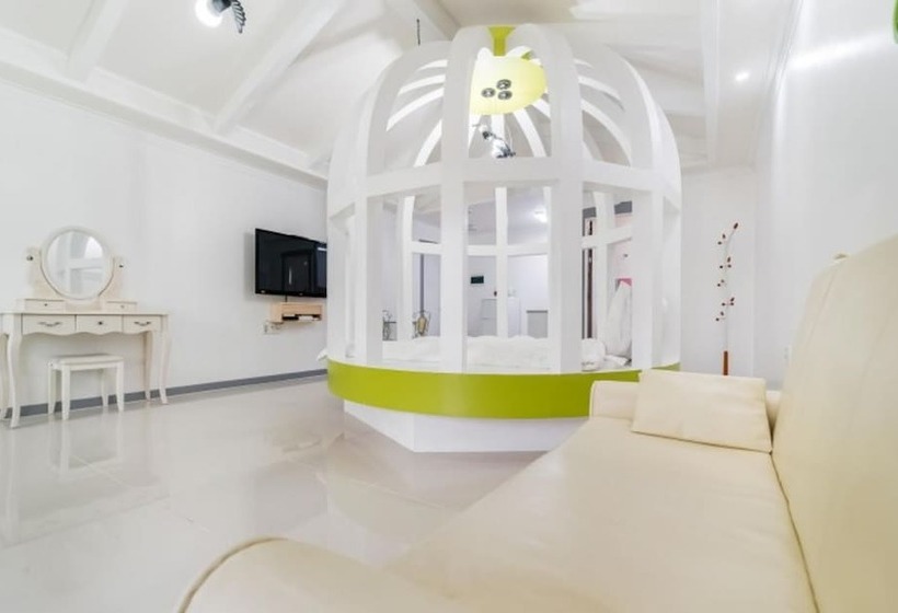 Gyeongju Victoria Diary Pension