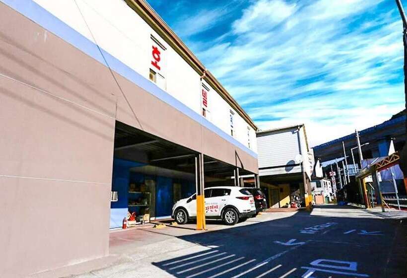 Gyeongsan Byeolgwan Pension