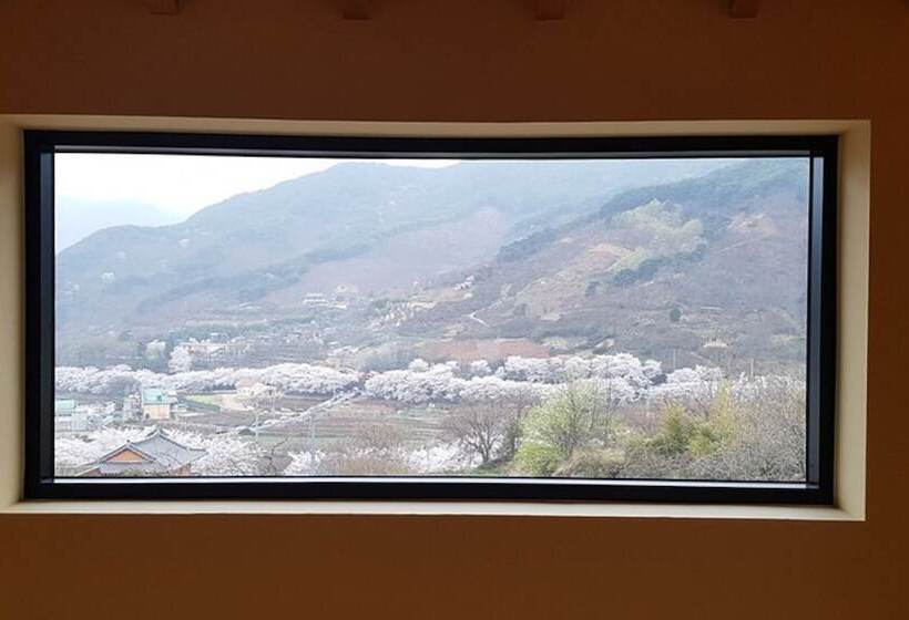 Hadong Monggeul Monggeul Pension