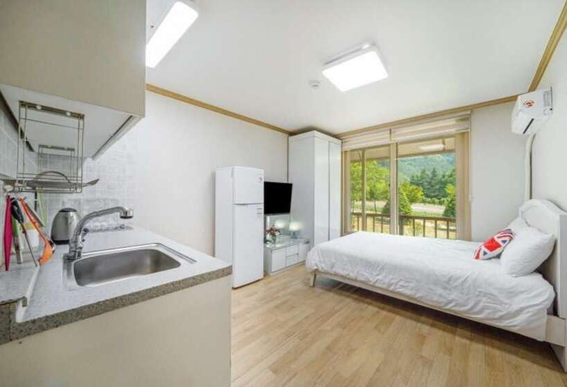 Hongcheon Deopyeonhan Pension