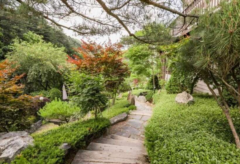 Hongcheon Fiction House Pension