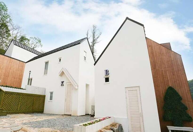 Hongcheon Pool Villa Bjork Pension