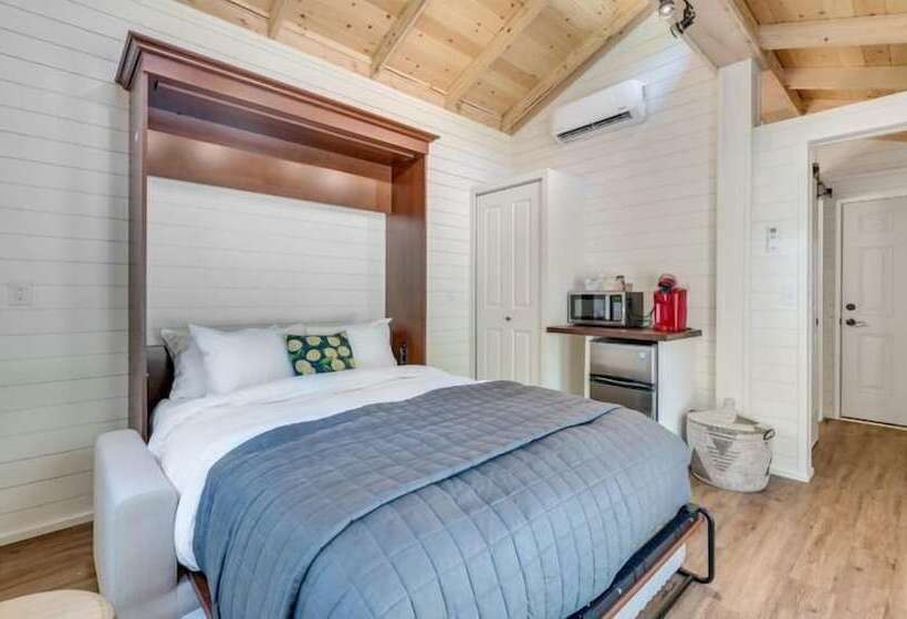 فندق Wildwood Resort & Marina