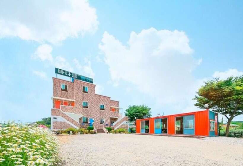 Hwaseong Badateuriyagi Pension