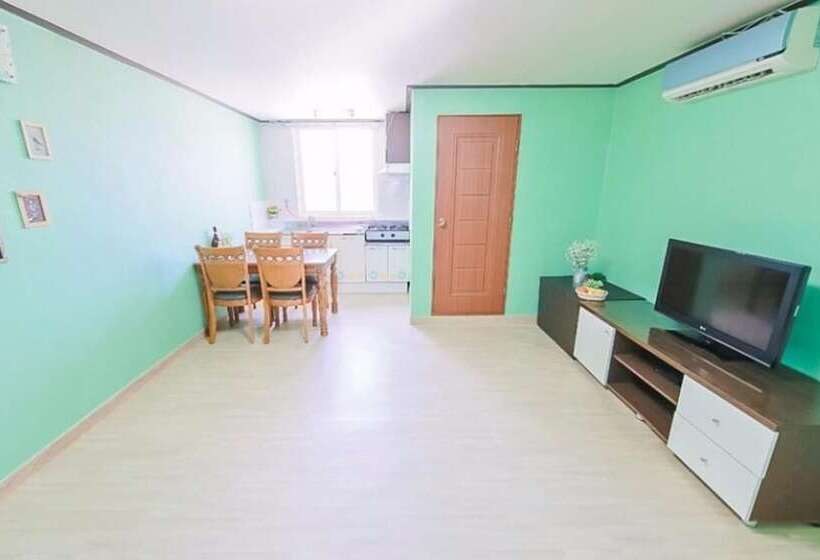 Hwaseong Badateuriyagi Pension