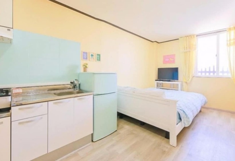 Hwaseong Badateuriyagi Pension