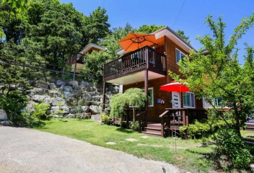 Jecheon Haereul Pumeun Dal Pension