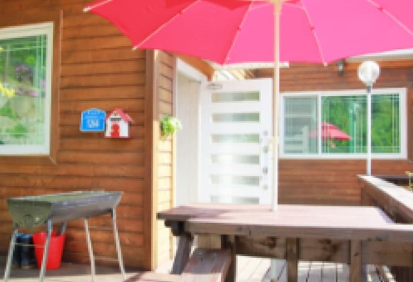 Jecheon Haereul Pumeun Dal Pension