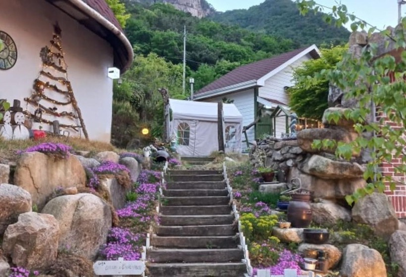 Jecheon Little Heaven Pension