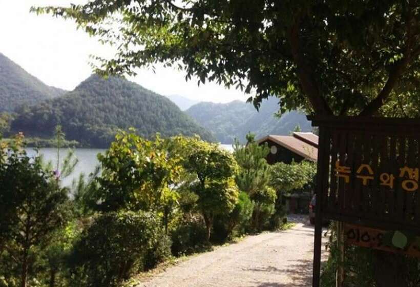 Jecheon Noksuwa Cheongsanuijip Pension