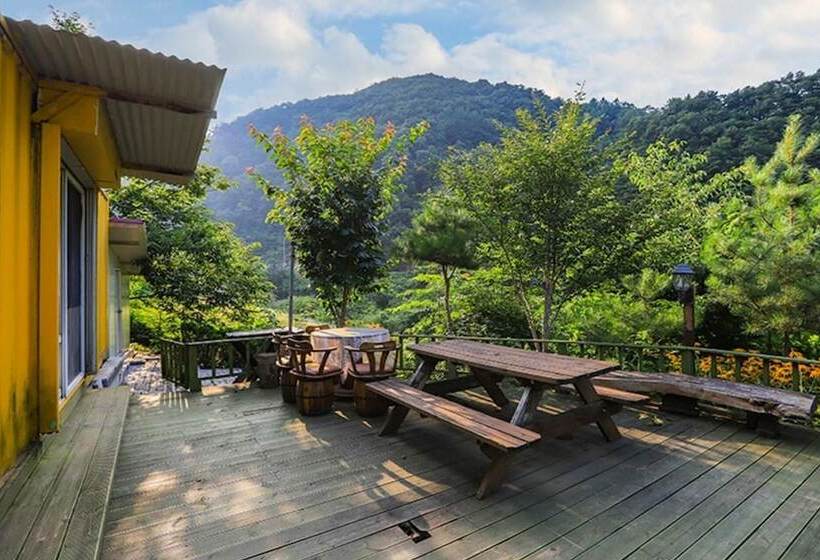 Jecheon Noksuwa Cheongsanuijip Pension