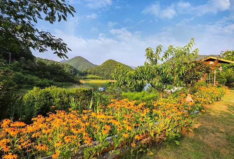 Jecheon Noksuwa Cheongsanuijip Pension