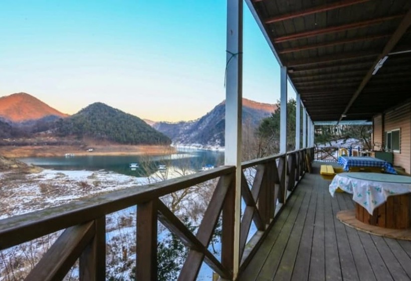 Jecheon Noksuwa Cheongsanuijip Pension