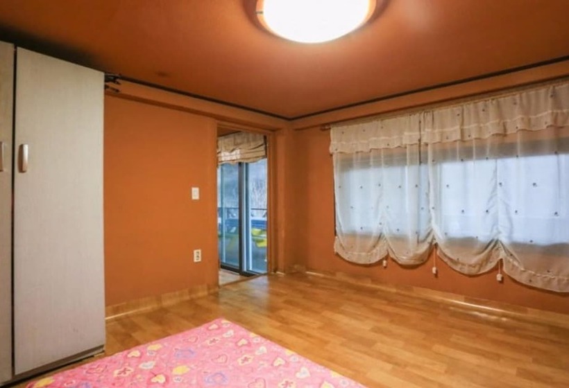 Jecheon Noksuwa Cheongsanuijip Pension