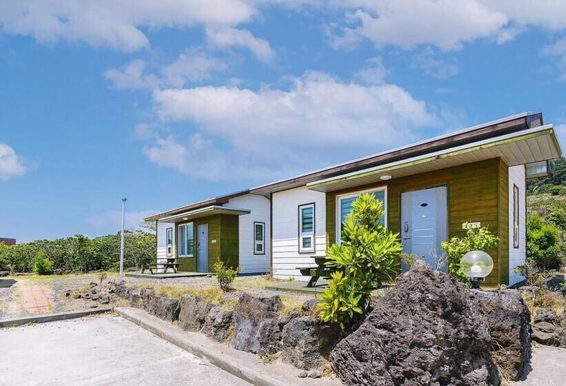 Jeju Seowoobong Pension