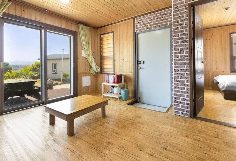Jeju Seowoobong Pension