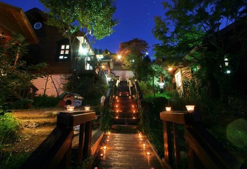 Jeongseon Haetbinnuri Pension
