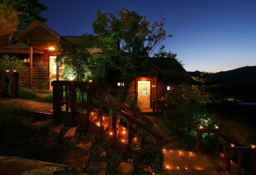 Jeongseon Haetbinnuri Pension