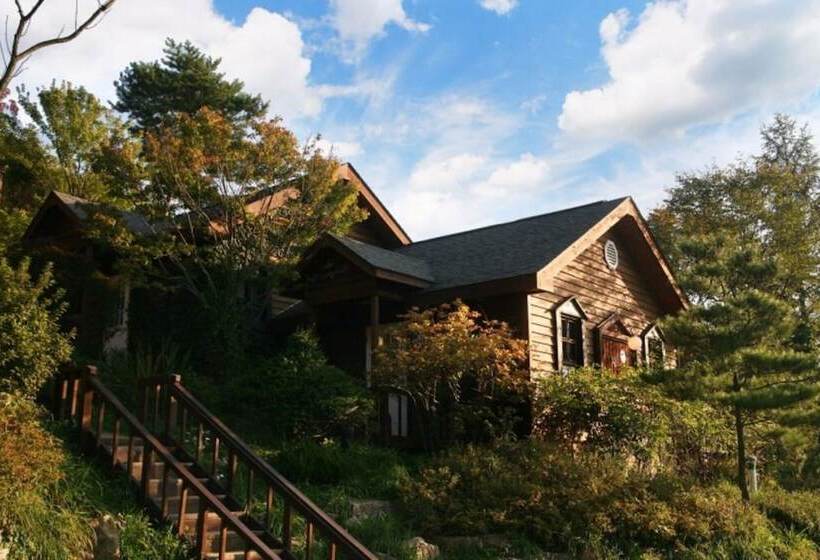 Jeongseon Haetbinnuri Pension