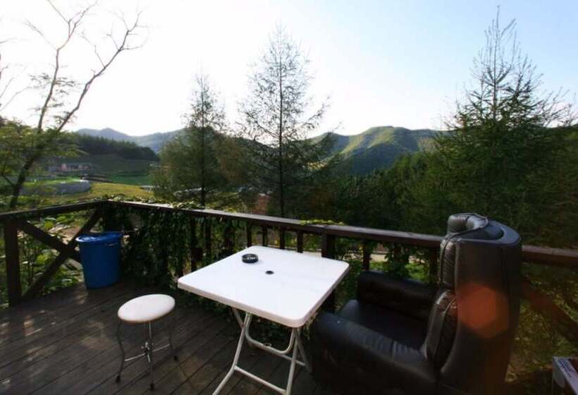 Jeongseon Haetbinnuri Pension