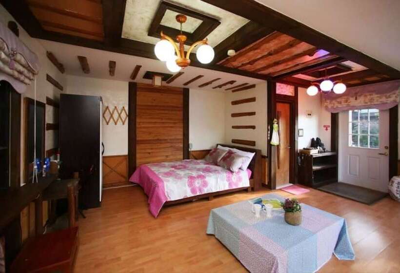 Jeongseon Haetbinnuri Pension