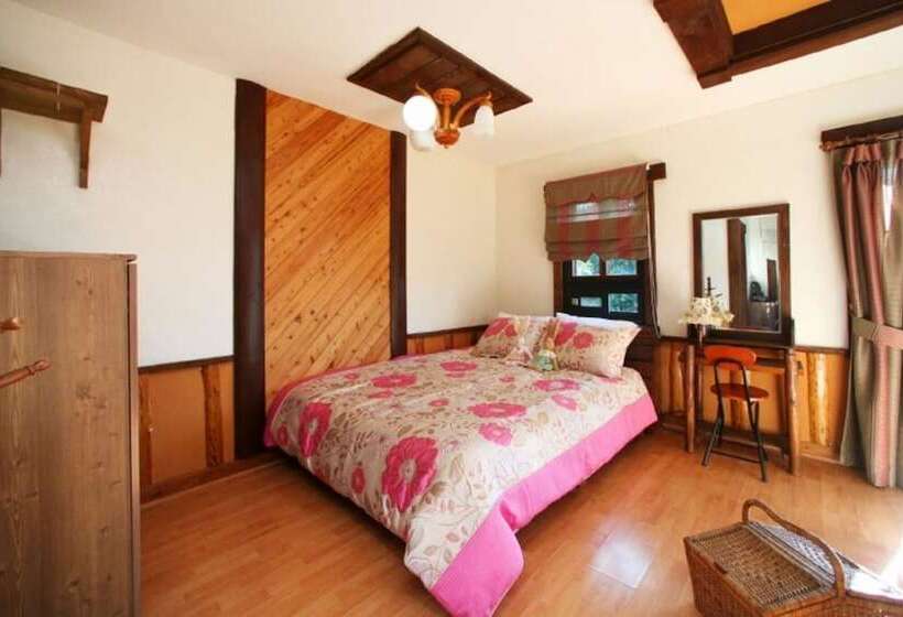 Jeongseon Haetbinnuri Pension