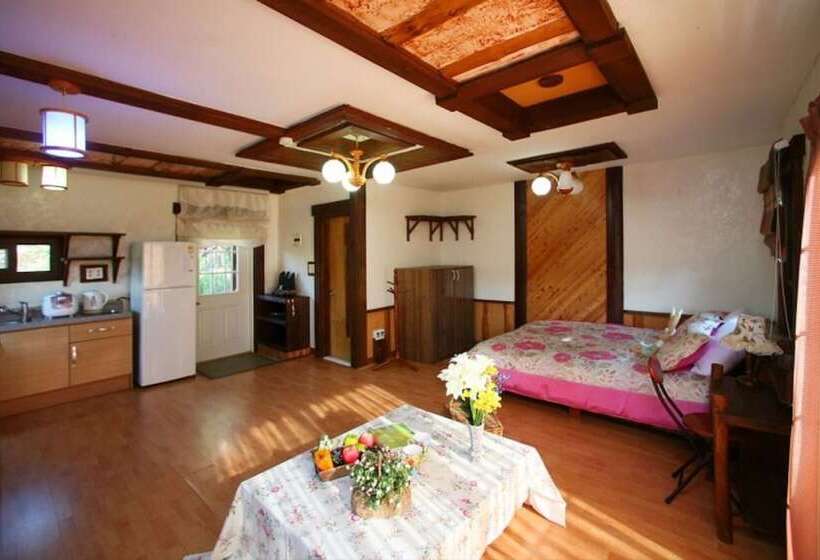 Jeongseon Haetbinnuri Pension