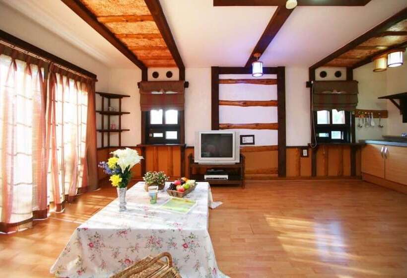 Jeongseon Haetbinnuri Pension