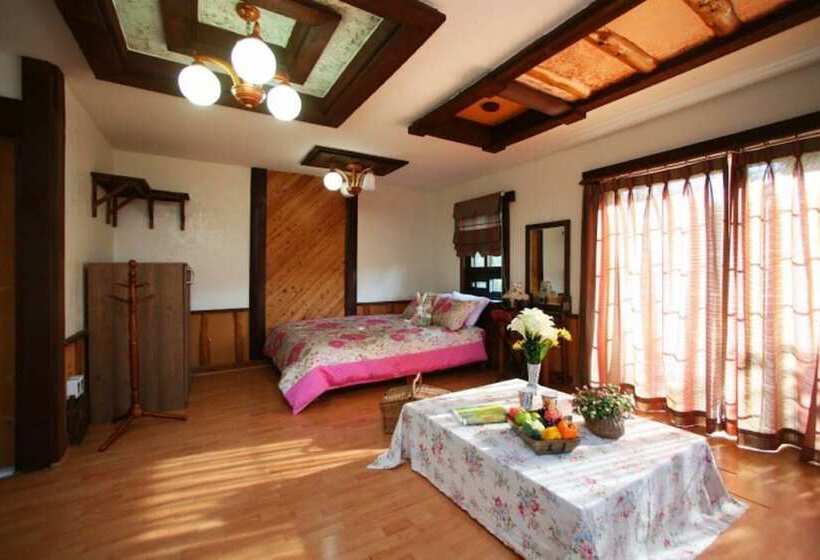 Jeongseon Haetbinnuri Pension