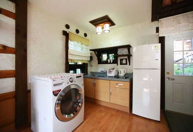 Jeongseon Haetbinnuri Pension