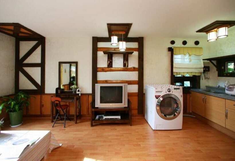 Jeongseon Haetbinnuri Pension