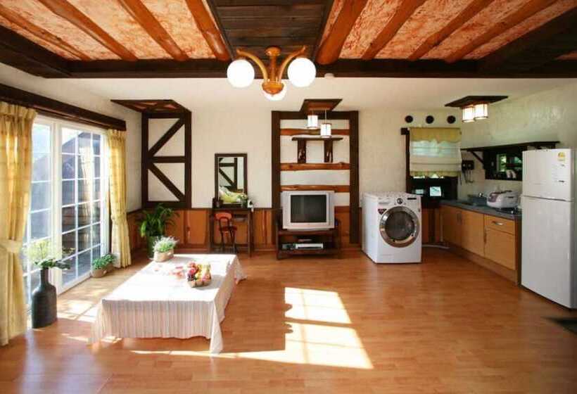 Jeongseon Haetbinnuri Pension