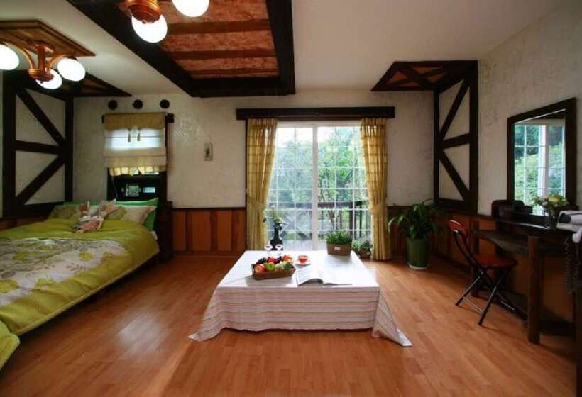 Jeongseon Haetbinnuri Pension