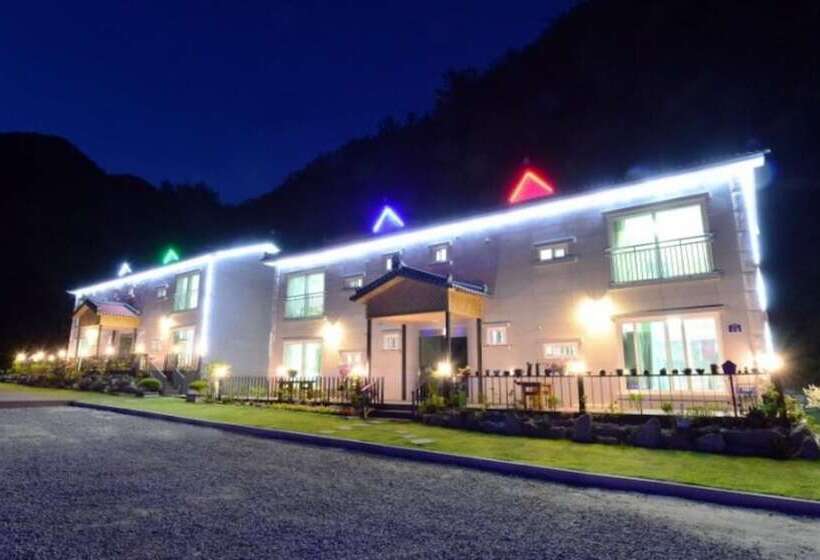 Jeongseon Ttobagi Condo Pension