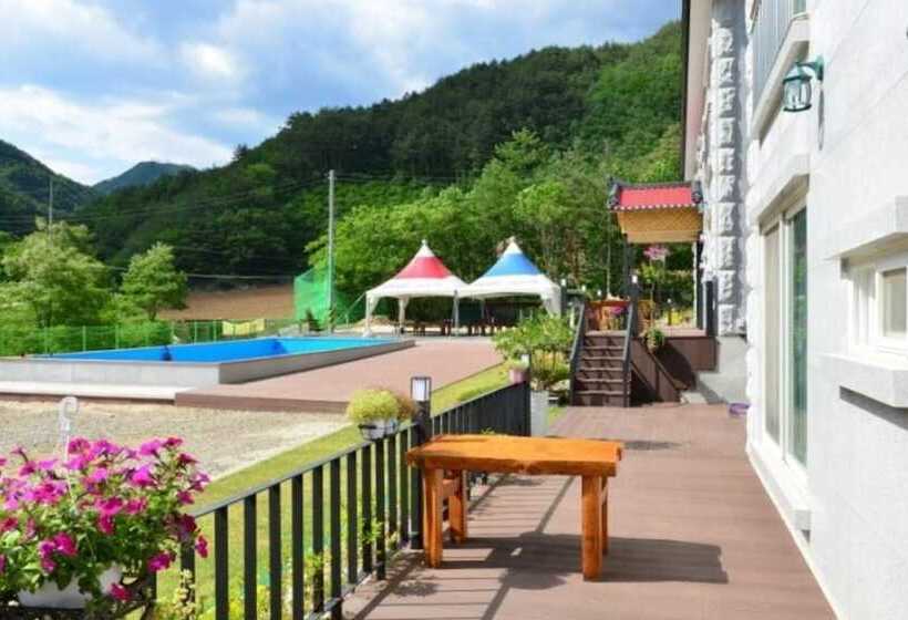 Jeongseon Ttobagi Condo Pension