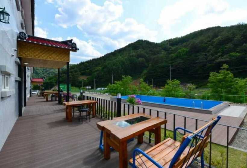 Jeongseon Ttobagi Condo Pension